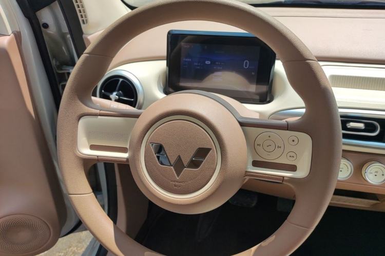Used Wuling Hongguang MINIEV 2025 Four-Door Version Advanced Edition Steering Wheel