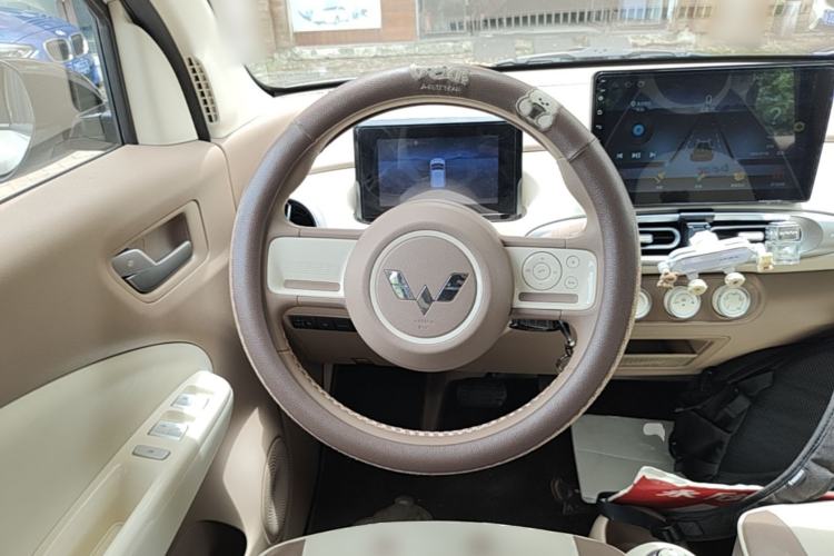 Used Wuling Hongguang MINIEV 2025 Four-Door Version 301km Zhenxiang+ Model Steering Wheel