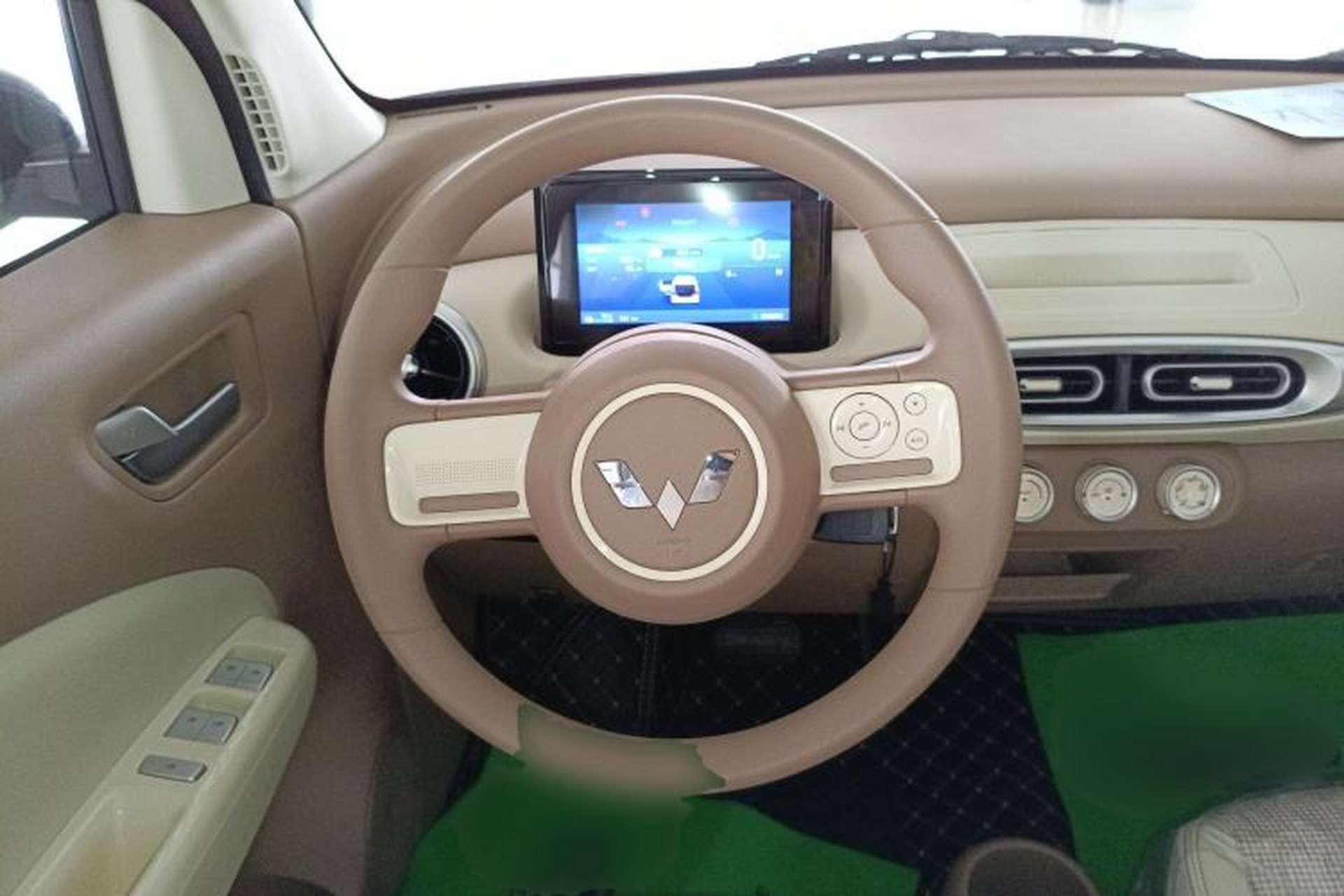 Used Wuling Hongguang MINIEV 2025 Four-Door Version Advanced Edition Steering Wheel