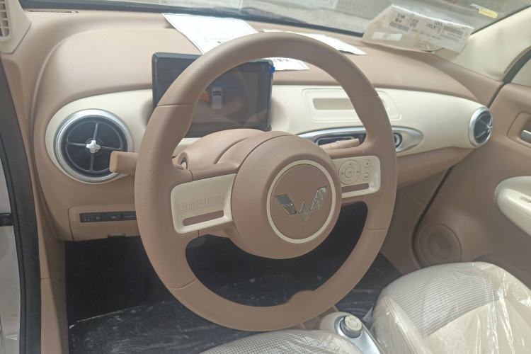 Used Wuling Hongguang MINIEV 2025 Four-Door Version Advanced Edition Steering Wheel