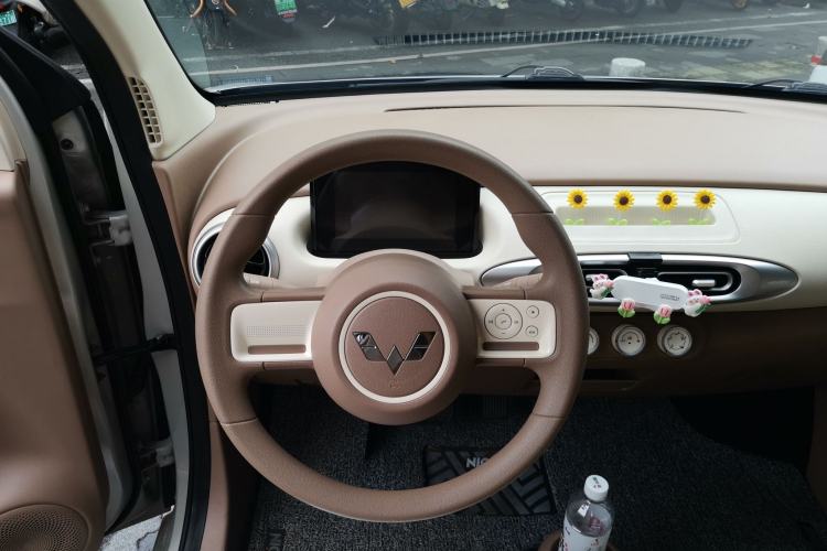 Used Wuling Hongguang MINIEV 2025 Four-Door Version Advanced Edition Steering Wheel
