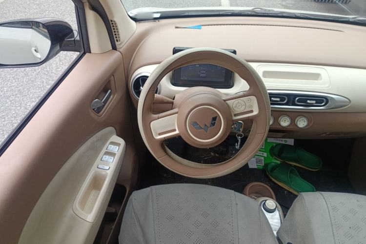 Used Wuling Hongguang MINIEV 2025 Four-Door Version Advanced Edition Steering Wheel