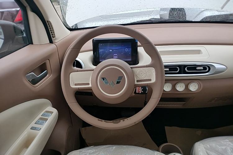 Used Wuling Hongguang MINIEV 2025 Four-Door Version Advanced Edition Steering Wheel