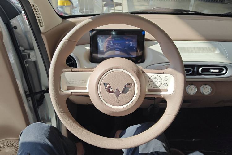 Used Wuling Hongguang MINIEV 2025 Four-Door Version Advanced Edition Steering Wheel