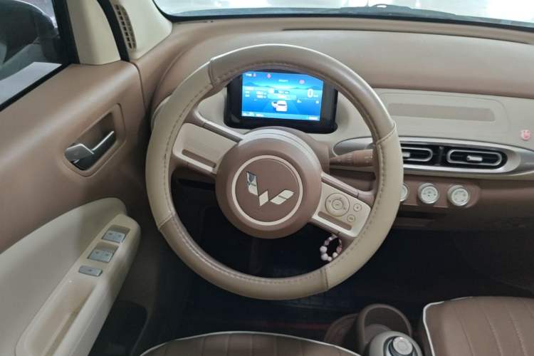 Used Wuling Hongguang MINIEV 2025 Four-Door Version Advanced Edition Steering Wheel