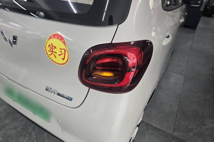 Used Wuling Hongguang MINIEV 2025 Four-Door Version Advanced Edition Trunk