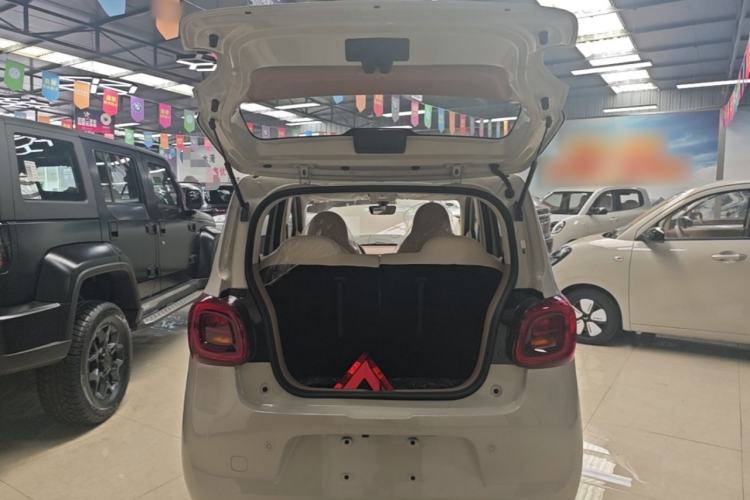 Used Wuling Hongguang MINIEV 2025 Four-Door Version Premium Edition Trunk