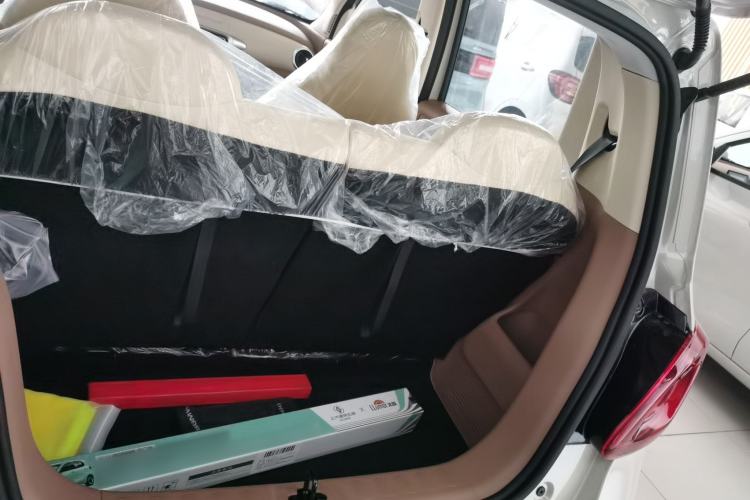 Used Wuling Hongguang MINIEV 2025 Four-Door Version Advanced Edition Trunk