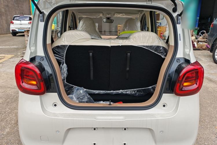 Used Wuling Hongguang MINIEV 2025 Four-Door Version Advanced Edition Trunk