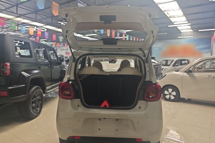 Used Wuling Hongguang MINIEV 2025 Four-Door Version Premium Edition Trunk