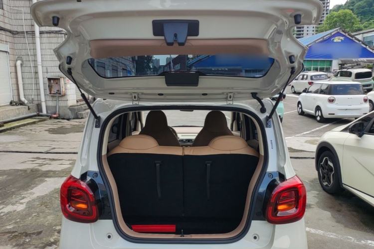 Used Wuling Hongguang MINIEV 2025 Four-Door Version Advanced Edition Trunk