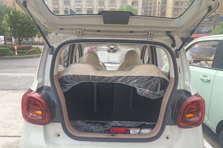 Used Wuling Hongguang MINIEV 2025 Four-Door Version Advanced Edition Trunk