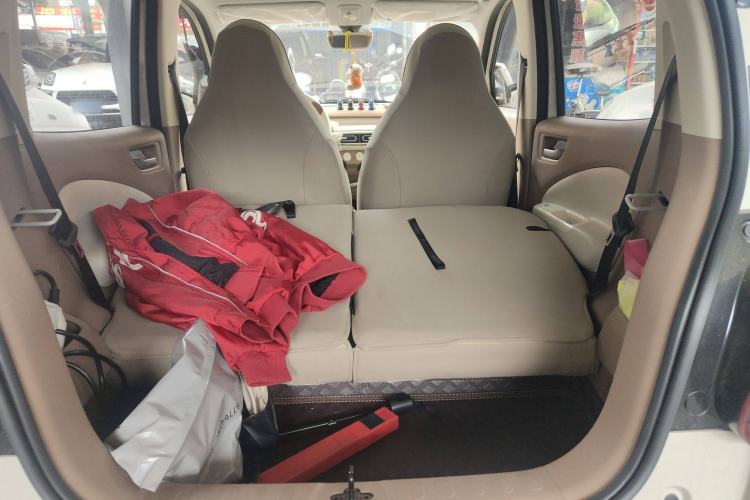 Used Wuling Hongguang MINIEV 2025 Four-Door Version Advanced Edition Trunk