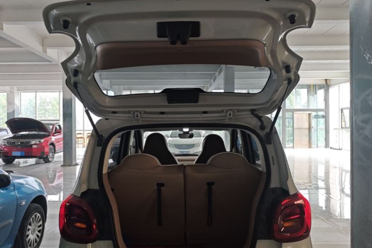 Used Wuling Hongguang MINIEV 2025 Four-Door Version Advanced Edition Trunk