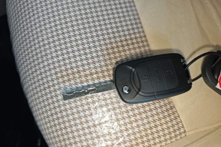 Used Wuling Hongguang MINIEV 2025 Four-Door Version Advanced Edition Vehicle Key