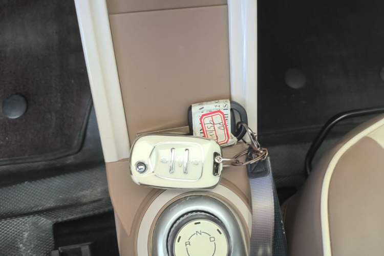 Used Wuling Hongguang MINIEV 2025 Four-Door Version Advanced Edition Vehicle Key