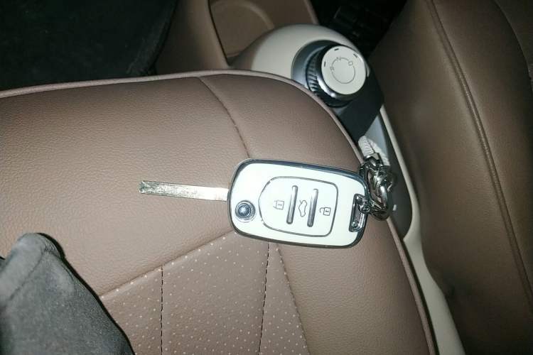 Used Wuling Hongguang MINIEV 2025 Four-Door Version Advanced Edition Vehicle Key