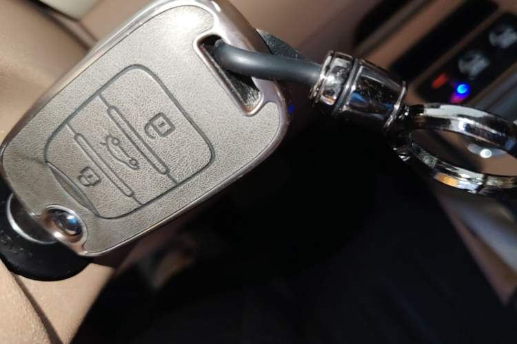 Used Wuling Hongguang MINIEV 2025 Four-Door Version Advanced Edition Vehicle Key