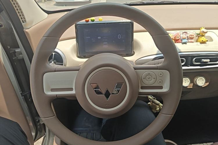 Used Wuling Hongguang MINIEV 2025 Four-Door Version Advanced Edition Steering Wheel