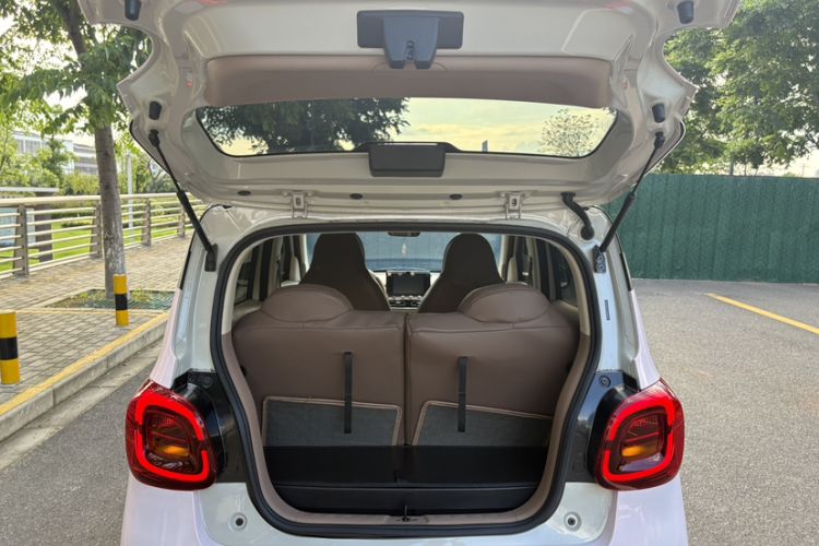 Used Wuling Hongguang MINIEV 2025 Four-Door Version Zhenxiang+ Edition Trunk