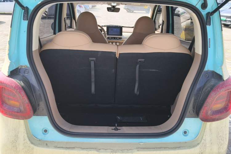 Used Wuling Hongguang MINIEV 2025 Four-Door Version Premium Edition Trunk
