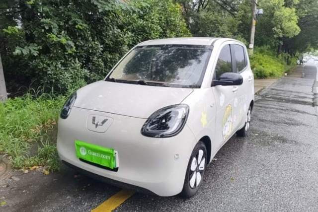 Ojetý Wuling Hongguang MINIEV 2025 Four-Door Version Advanced Edition