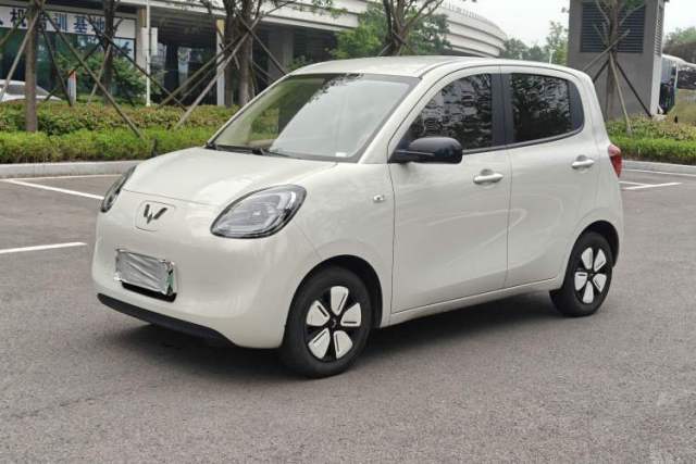 Ojetý Wuling Hongguang MINIEV 2025 Four-Door Version Advanced Edition