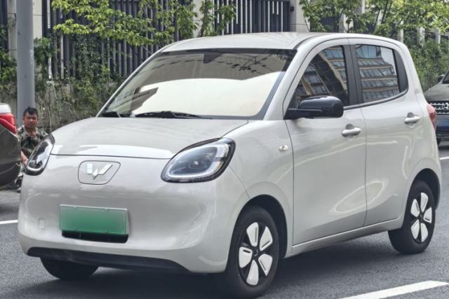 Ojetý Wuling Hongguang MINIEV 2025 Four-Door Version Advanced Edition