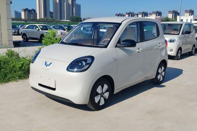 Ojetý Wuling Hongguang MINIEV 2025 Four-Door Version Advanced Edition