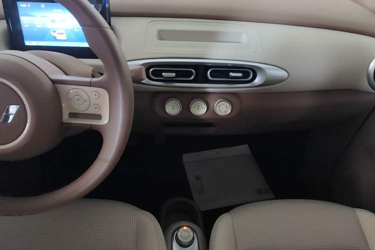 Used Wuling Hongguang MINIEV 2025 Four-Door Version Advanced Edition Audio And AC Panel