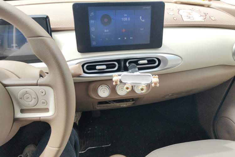 Used Wuling Hongguang MINIEV 2025 Four-Door Version Zhenxiang+ Edition Audio And AC Panel