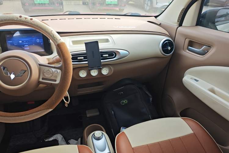 Used Wuling Hongguang MINIEV 2025 Four-Door Version Advanced Edition Audio And AC Panel