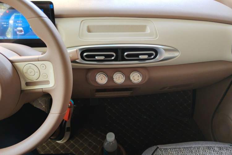 Used Wuling Hongguang MINIEV 2025 Four-Door Version Advanced Edition Audio And AC Panel