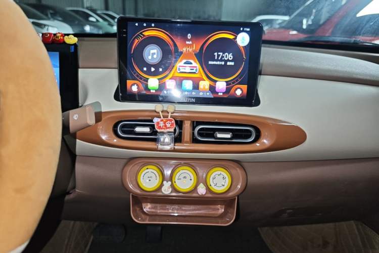 Used Wuling Hongguang MINIEV 2025 Four-Door Version Advanced Edition Audio And AC Panel