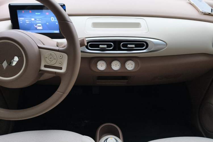 Used Wuling Hongguang MINIEV 2025 Four-Door Version Advanced Edition Audio And AC Panel