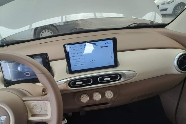 Used Wuling Hongguang MINIEV 2025 Four-Door Version Advanced Edition Audio And AC Panel