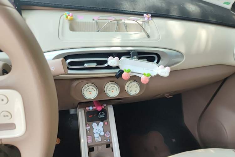 Used Wuling Hongguang MINIEV 2025 Four-Door Version Advanced Edition Audio And AC Panel