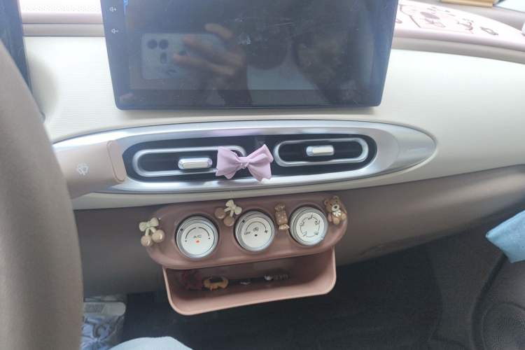 Used Wuling Hongguang MINIEV 2025 Four-Door Version Advanced Edition Audio And AC Panel