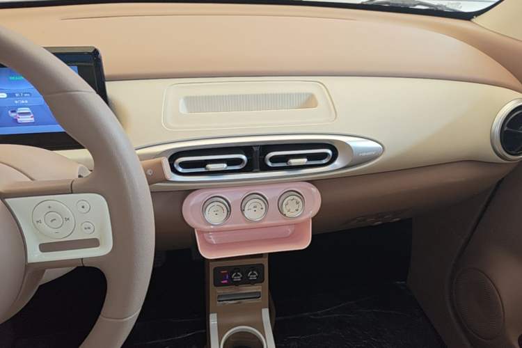 Used Wuling Hongguang MINIEV 2025 Four-Door Version Advanced Edition Audio And AC Panel