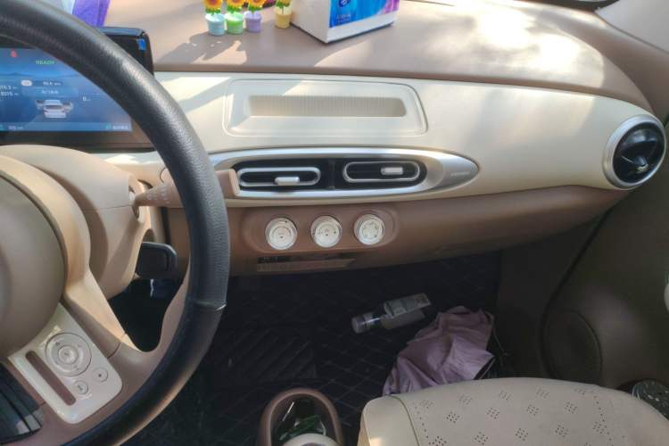 Used Wuling Hongguang MINIEV 2025 Four-Door Version Advanced Edition Audio And AC Panel