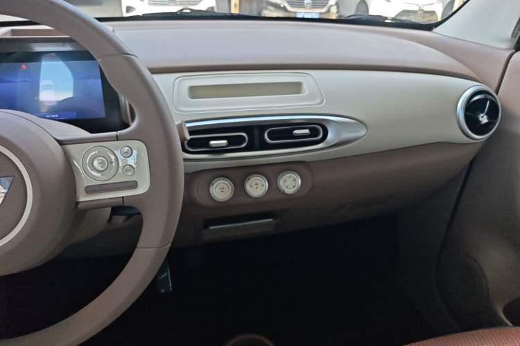 Used Wuling Hongguang MINIEV 2025 Four-Door Version Advanced Edition Audio And AC Panel