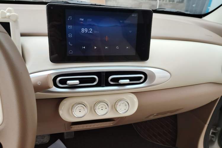 Used Wuling Hongguang MINIEV 2025 Four-Door Version Zhenxiang+ Edition Audio And AC Panel