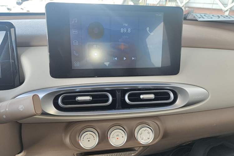 Used Wuling Hongguang MINIEV 2025 Four-Door Version Premium Edition Audio And AC Panel