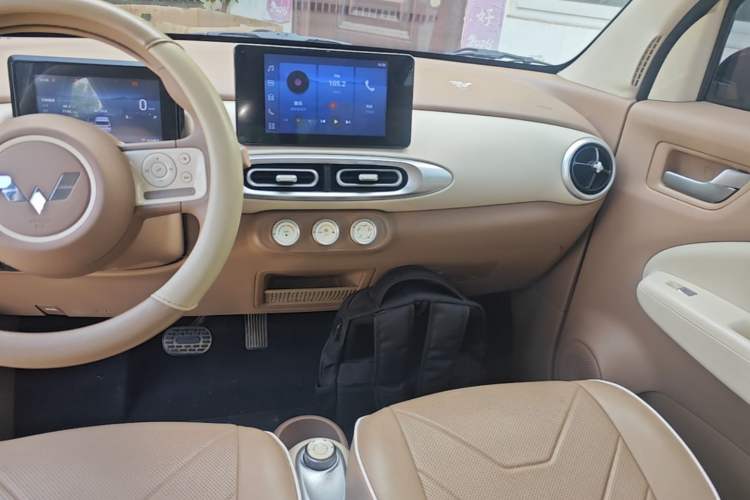 Used Wuling Hongguang MINIEV 2025 Four-Door Version Zhenxiang+ Edition Audio And AC Panel