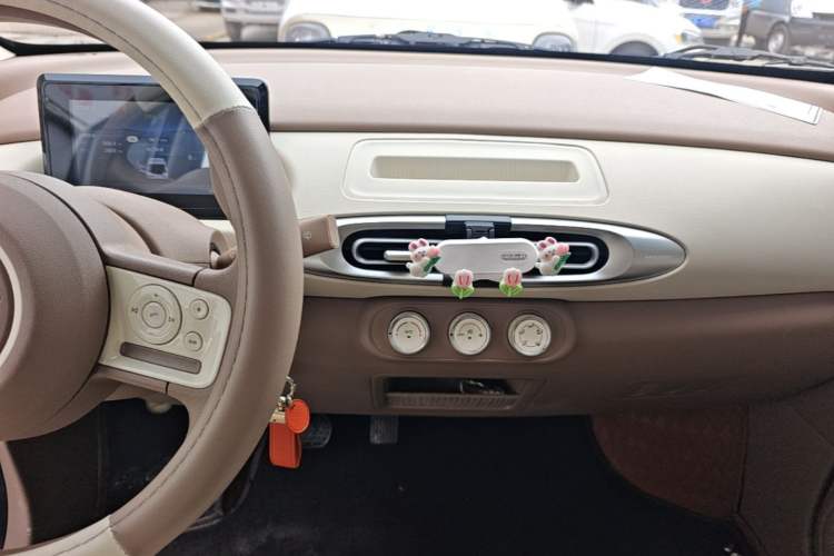 Used Wuling Hongguang MINIEV 2025 Four-Door Version Advanced Edition Audio And AC Panel