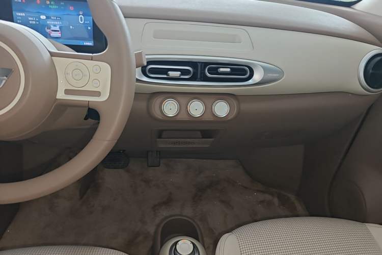 Used Wuling Hongguang MINIEV 2025 Four-Door Version Advanced Edition Audio And AC Panel