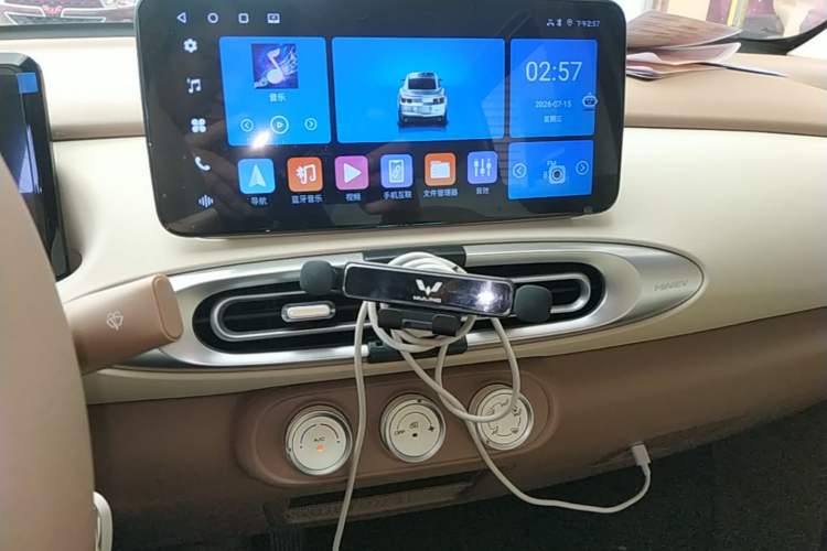 Used Wuling Hongguang MINIEV 2025 Four-Door Version Advanced Edition Audio And AC Panel