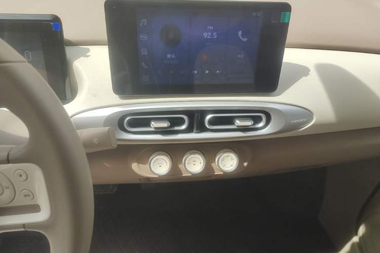 Used Wuling Hongguang MINIEV 2025 Four-Door Version Zhenxiang+ Edition Audio And AC Panel