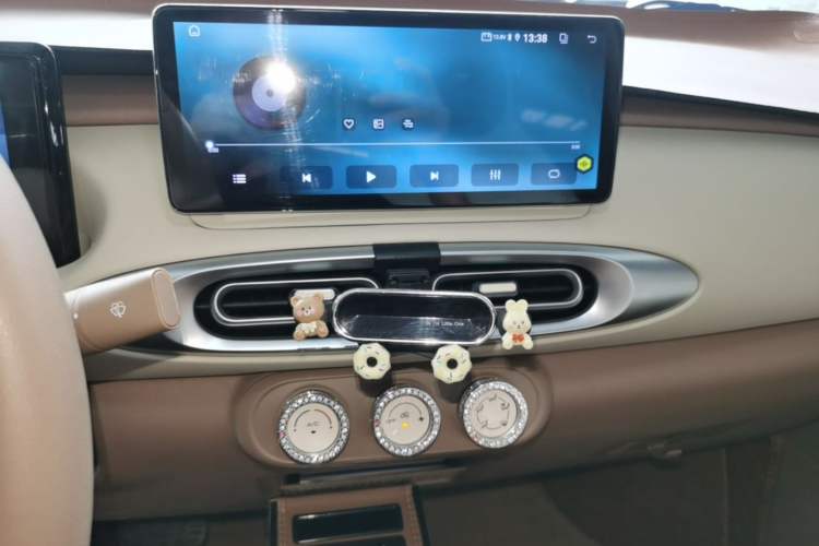 Used Wuling Hongguang MINIEV 2025 Four-Door Version Advanced Edition Audio And AC Panel