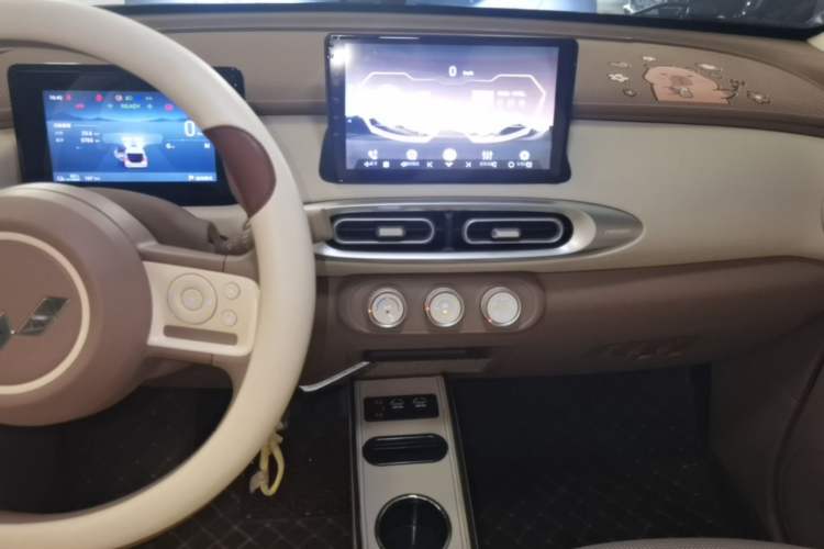 Used Wuling Hongguang MINIEV 2025 Four-Door Version Advanced Edition Audio And AC Panel